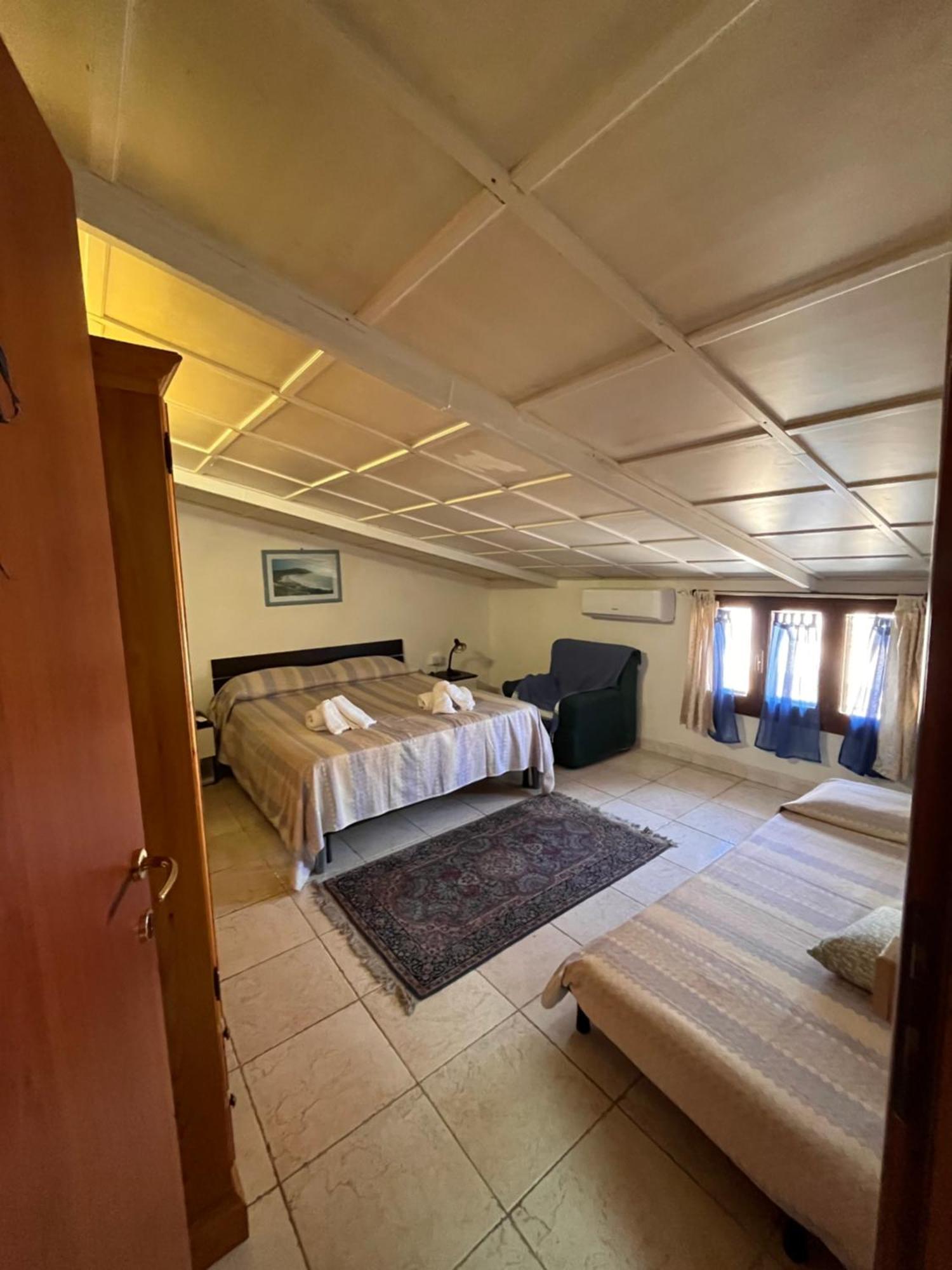Appartamento Con Due Camere Da Letto Quartu SantʼElena Exterior foto